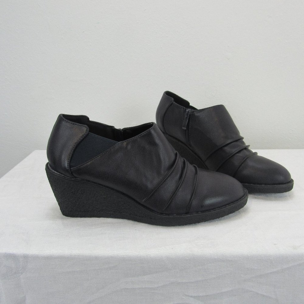 Olive Street Black Zip-up wedge Luyui